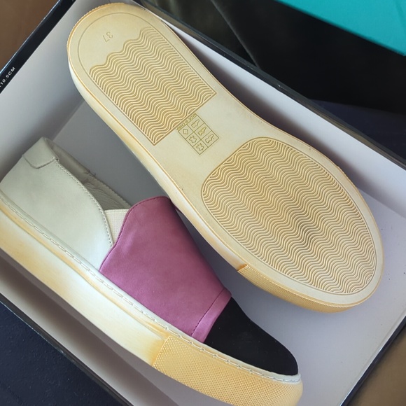 🆕🌿SUNDANCE SLIP ON SHOES🌿 - Picture 4 of 4